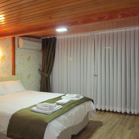 Buyukada Cinar Hotel (Adults Only) Adalar Phòng bức ảnh